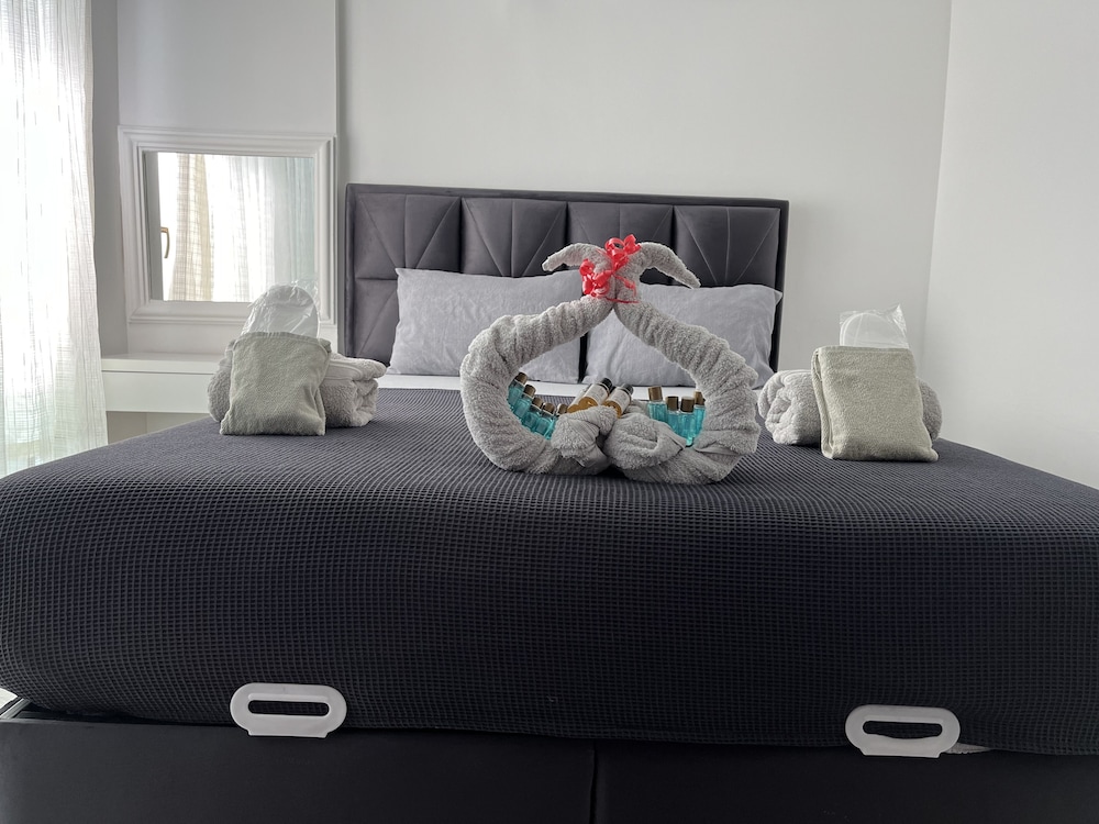 gardenya lara suit hotel