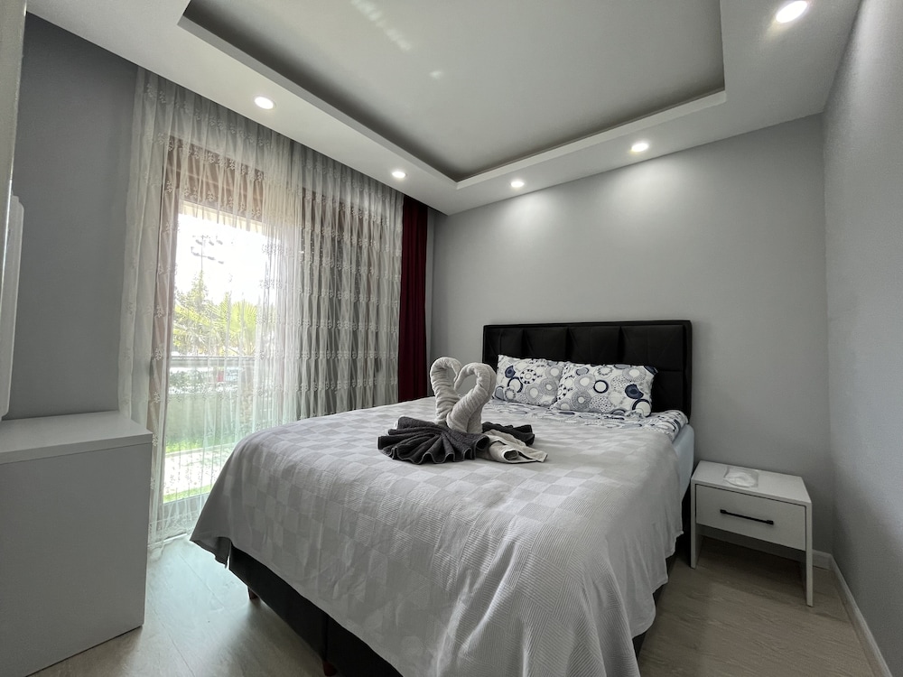 gardenya lara suit hotel