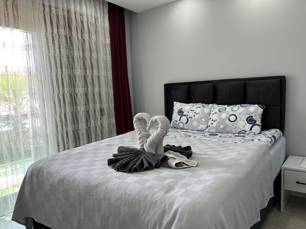 gardenya lara suit hotel