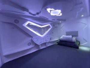 u capsule hotel
