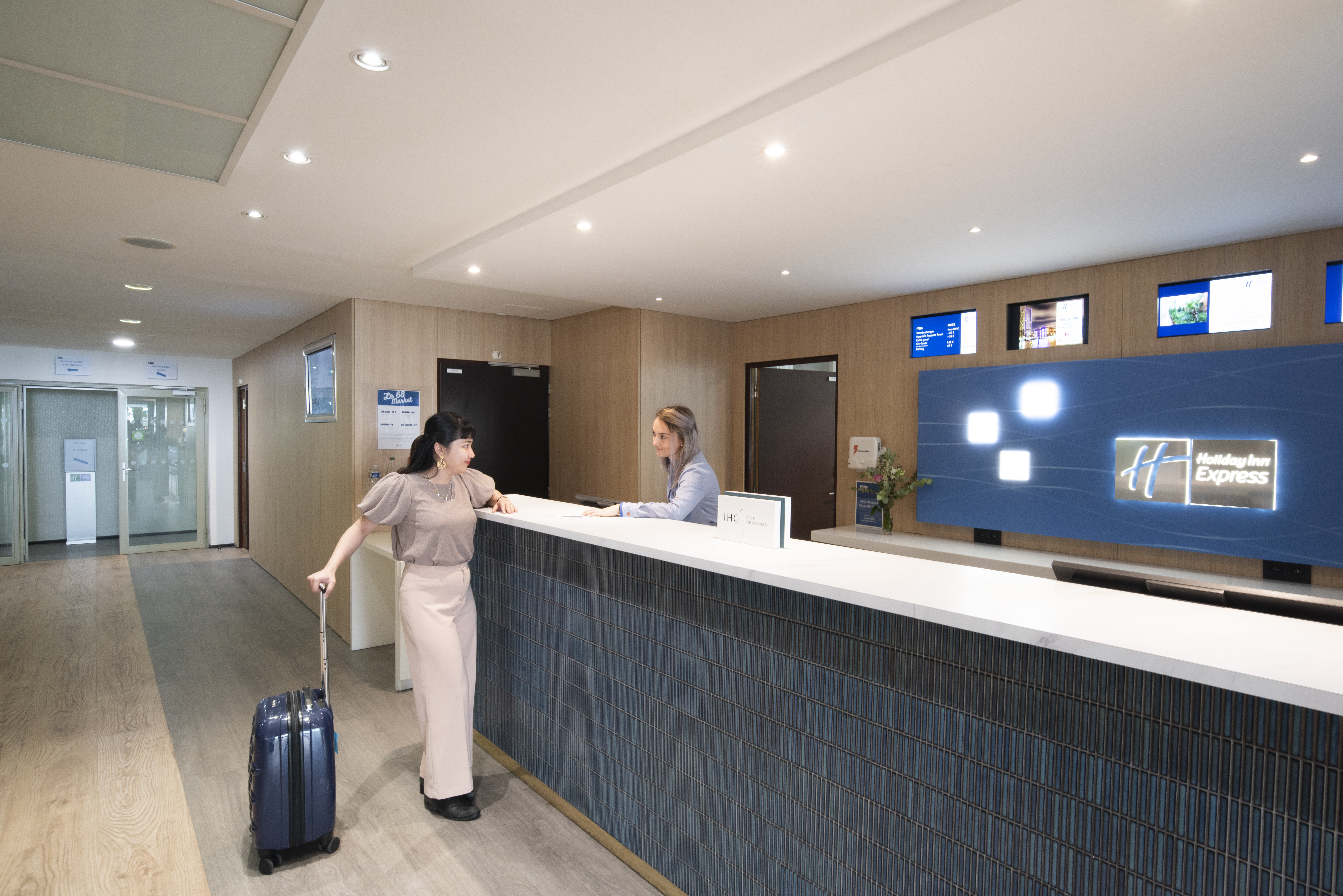 holiday inn express paris canal de la villette by ihg