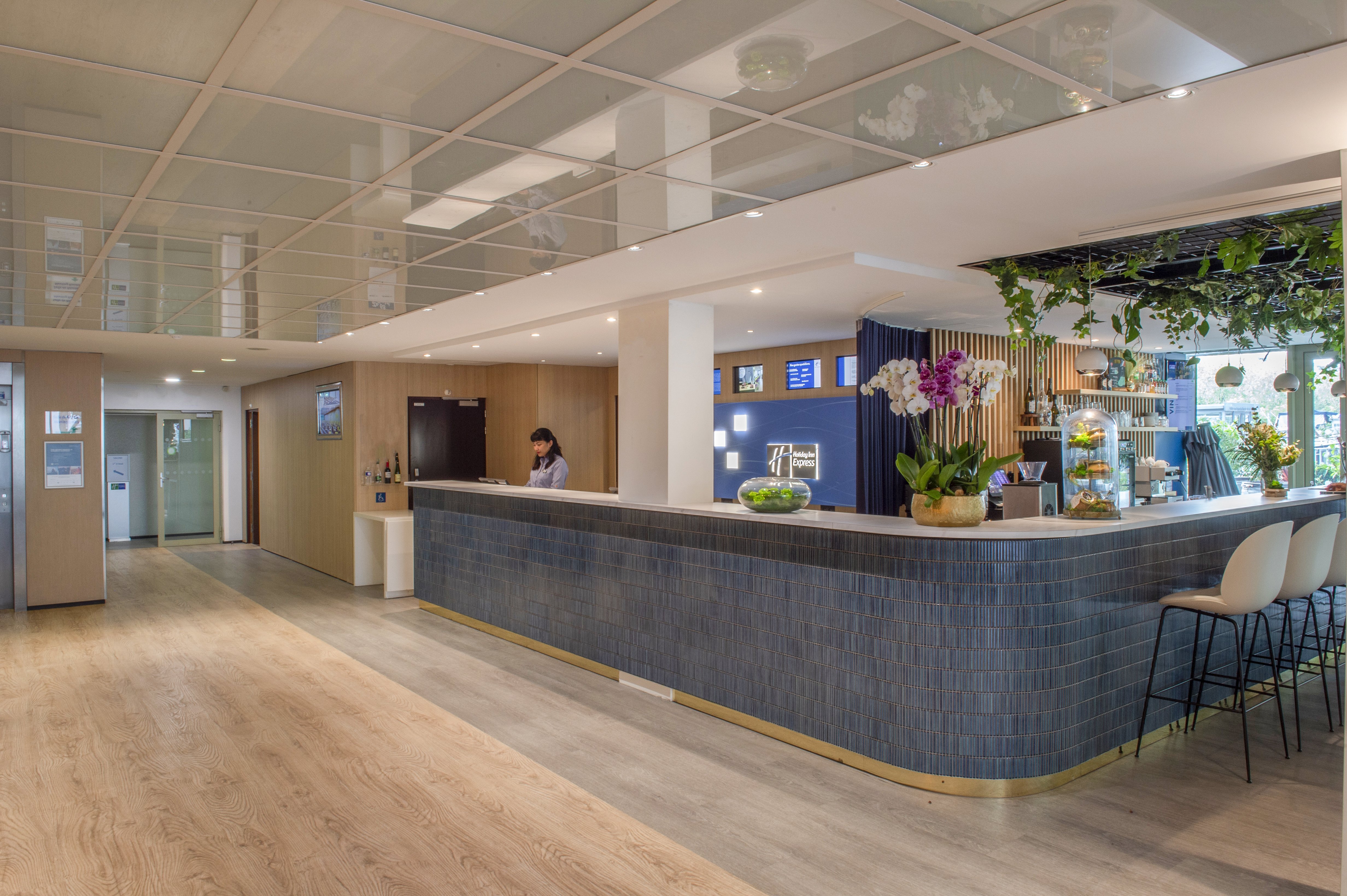 holiday inn express paris canal de la villette by ihg