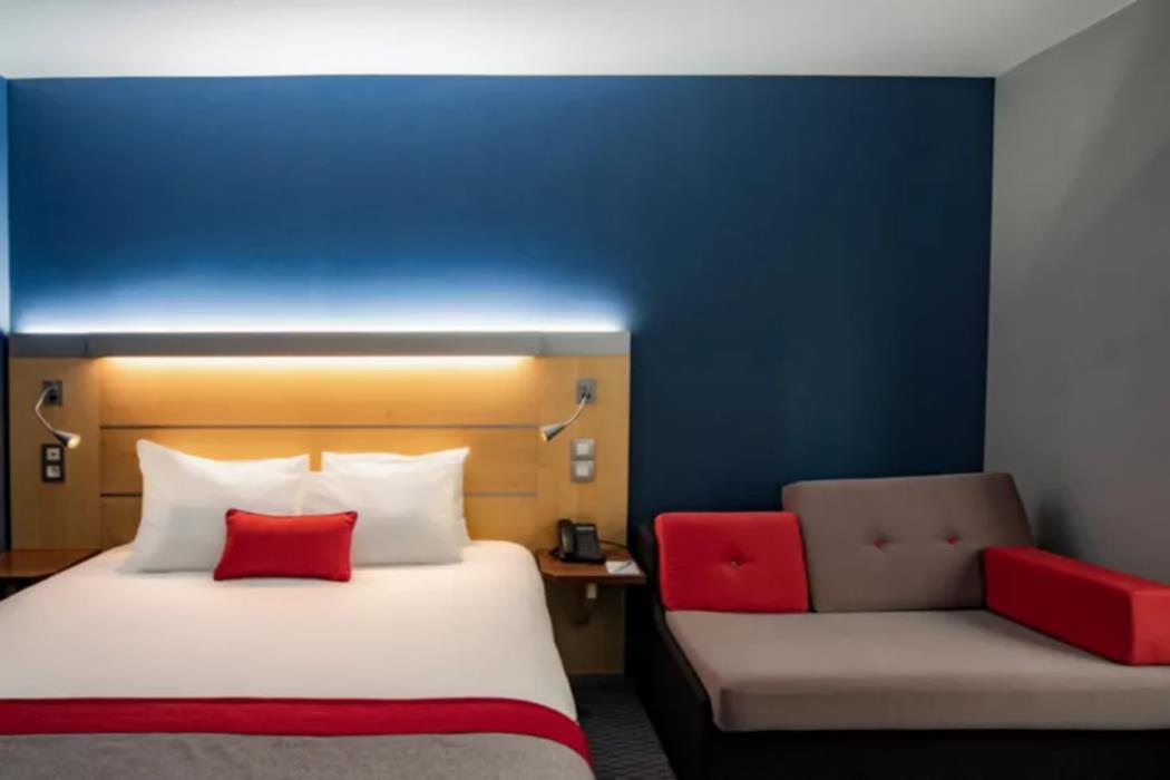 holiday inn express paris canal de la villette by ihg