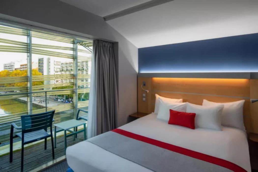 holiday inn express paris canal de la villette by ihg
