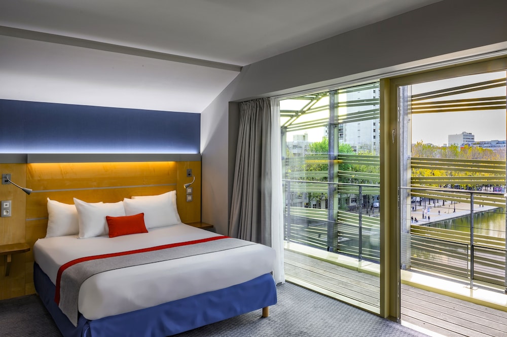 holiday inn express paris canal de la villette by ihg