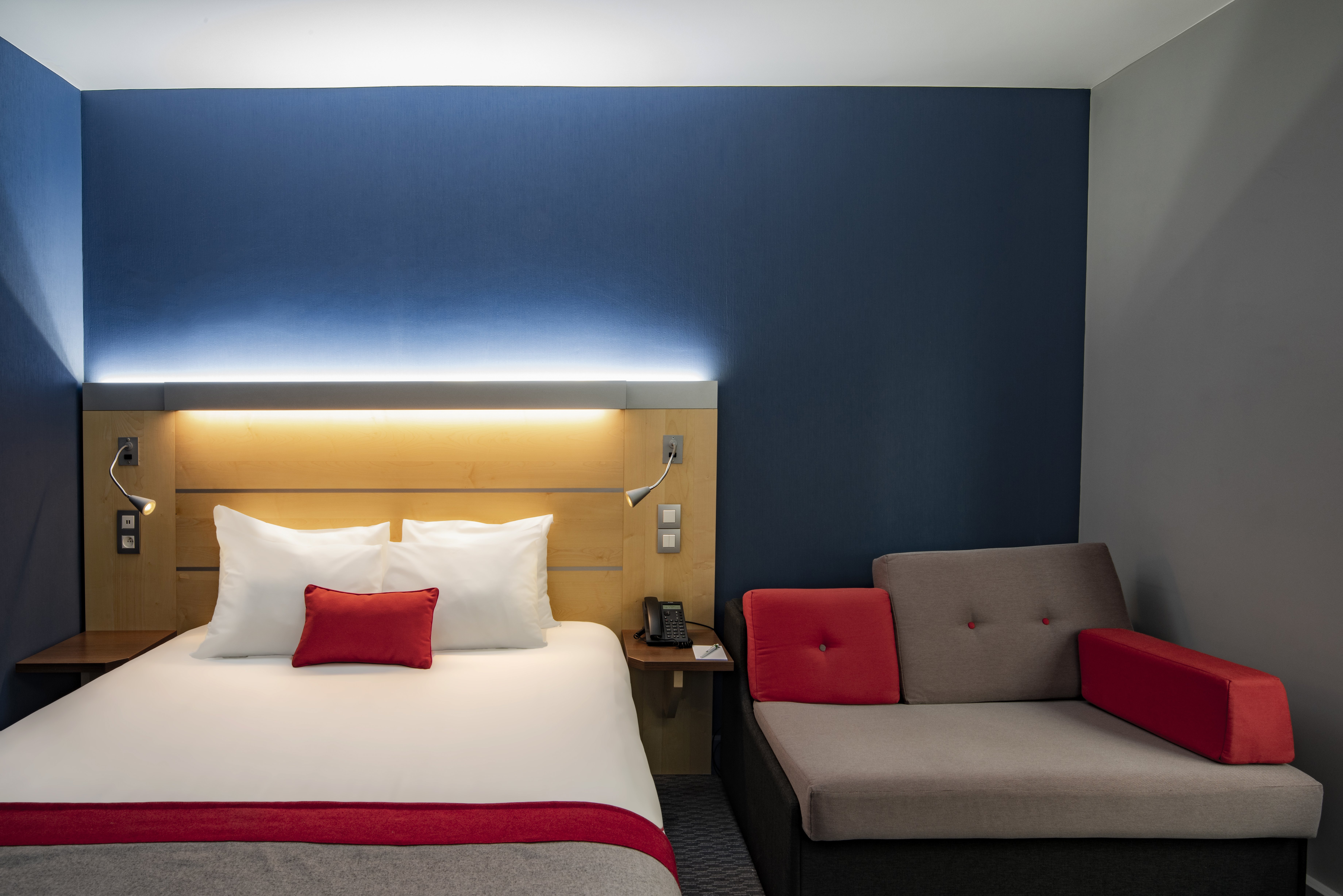 holiday inn express paris canal de la villette by ihg