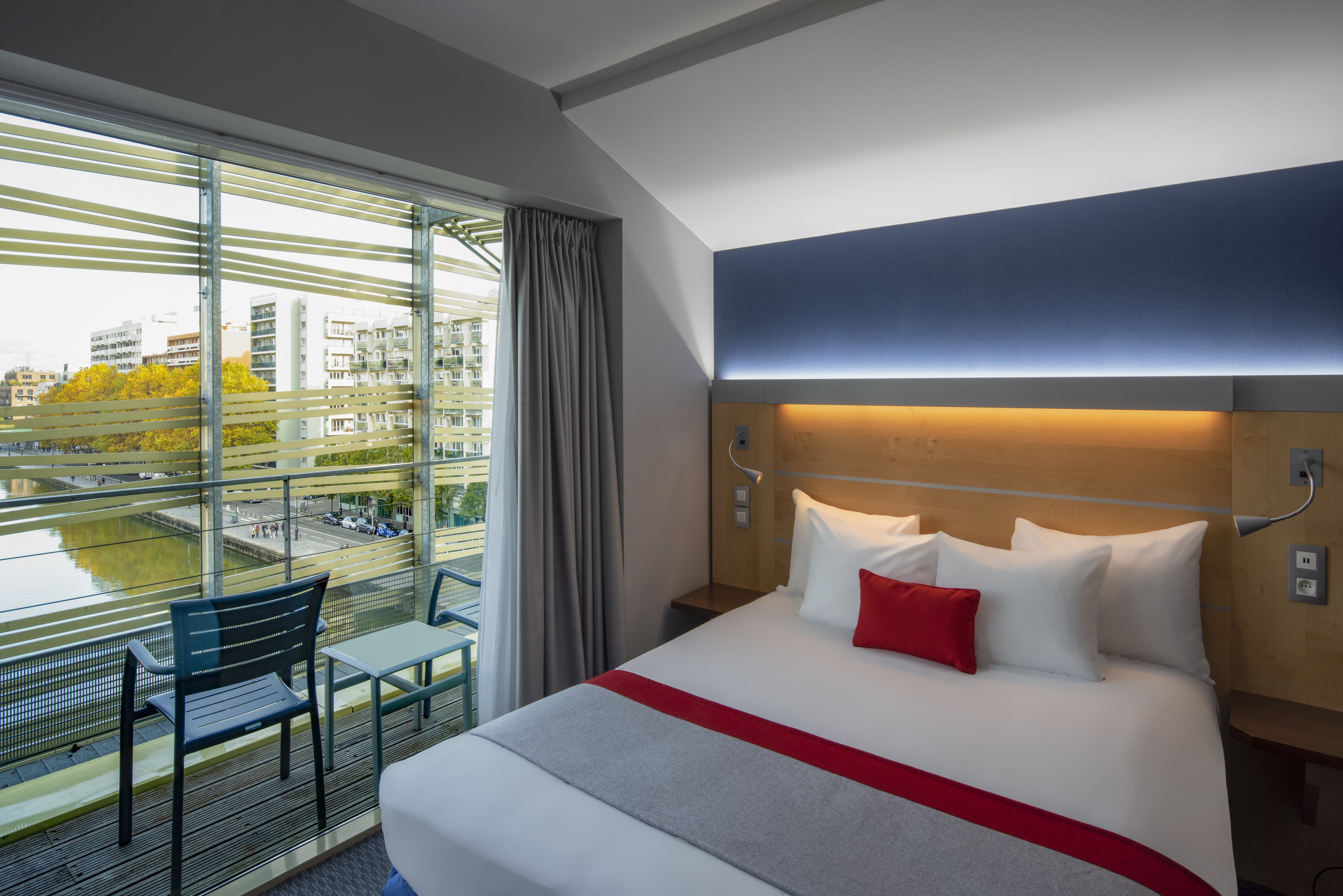 holiday inn express paris canal de la villette by ihg