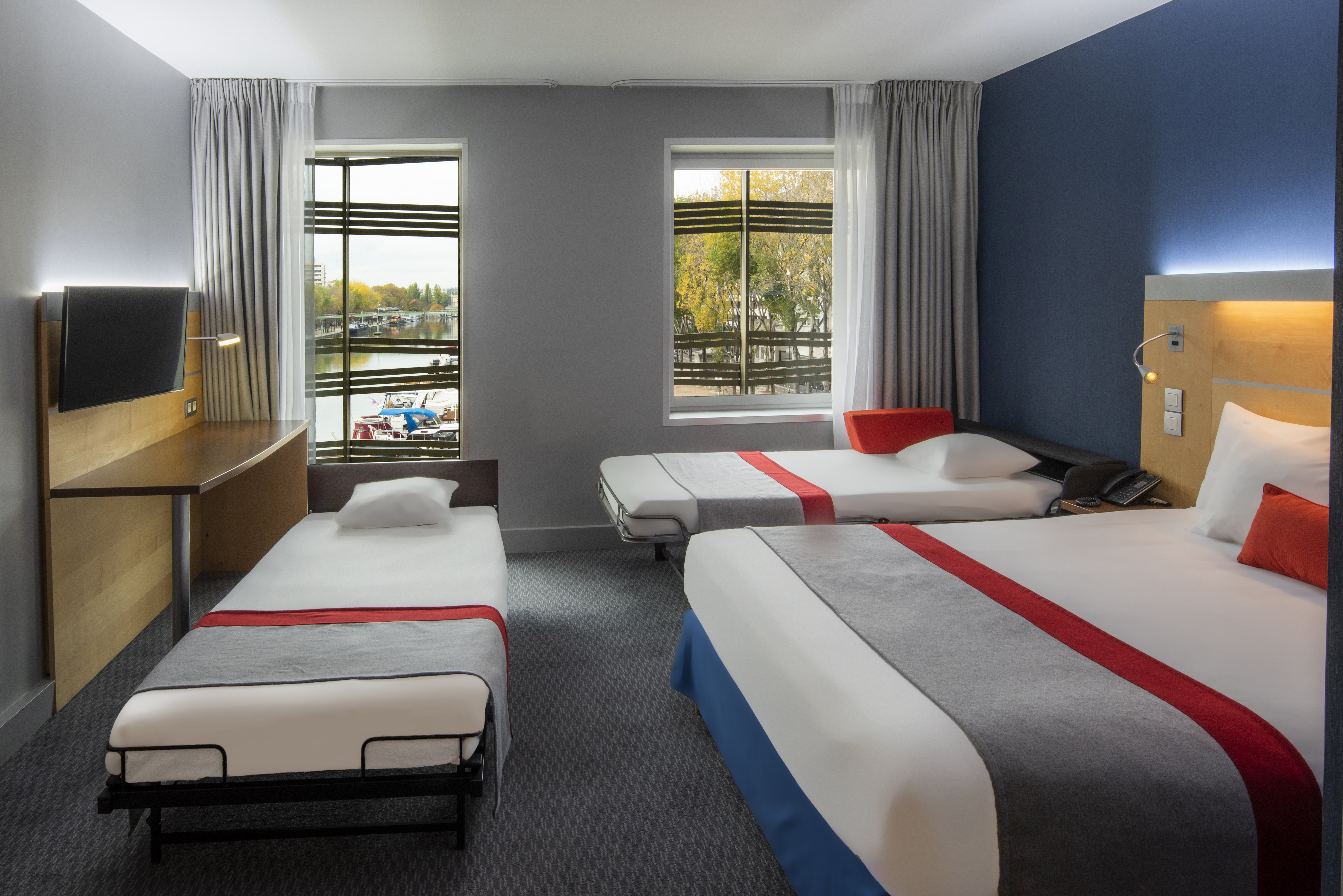 holiday inn express paris canal de la villette by ihg