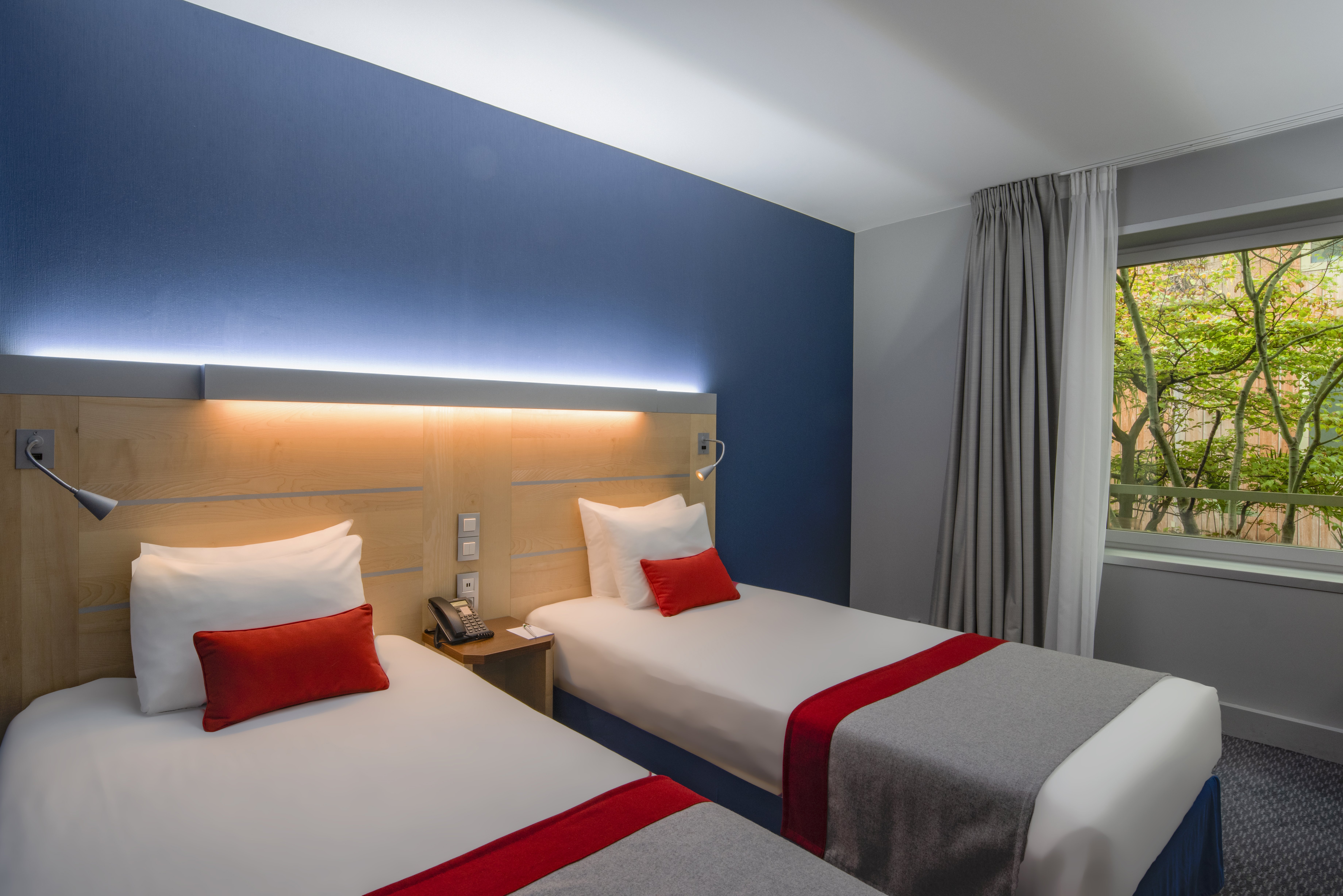 holiday inn express paris canal de la villette by ihg