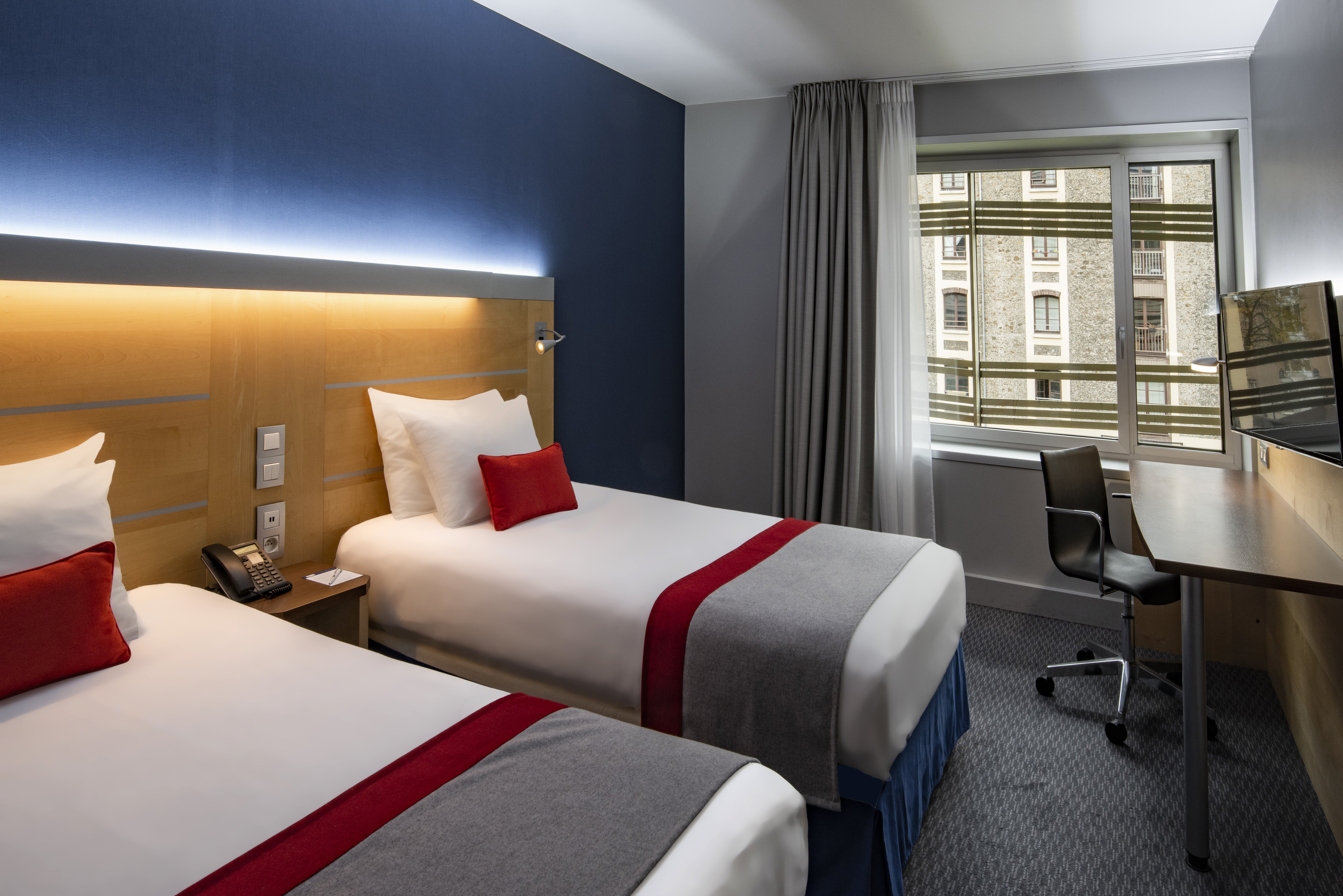 holiday inn express paris canal de la villette by ihg