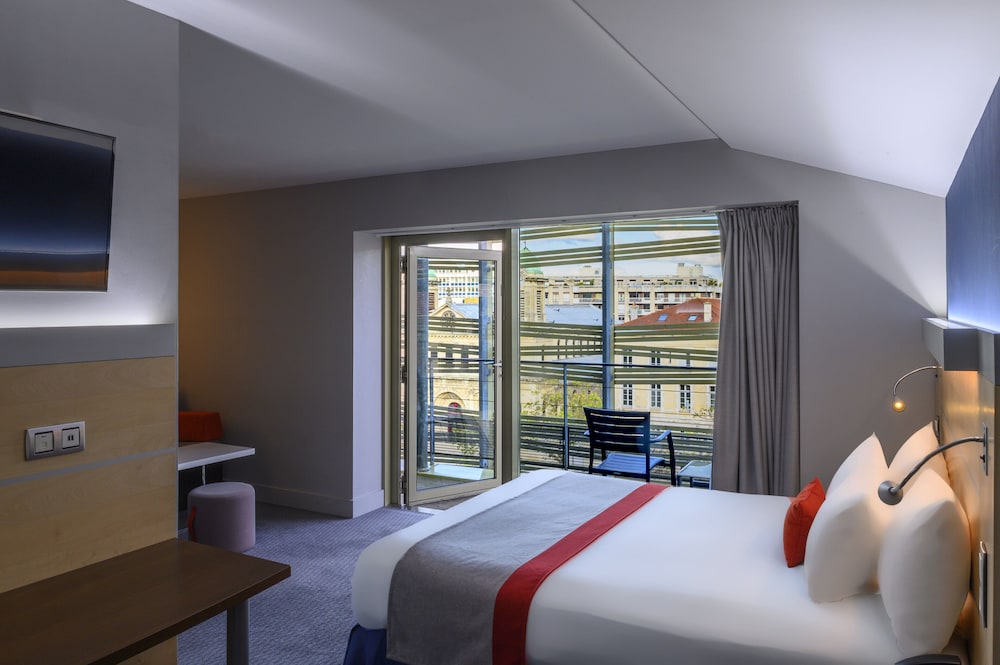 holiday inn express paris canal de la villette by ihg