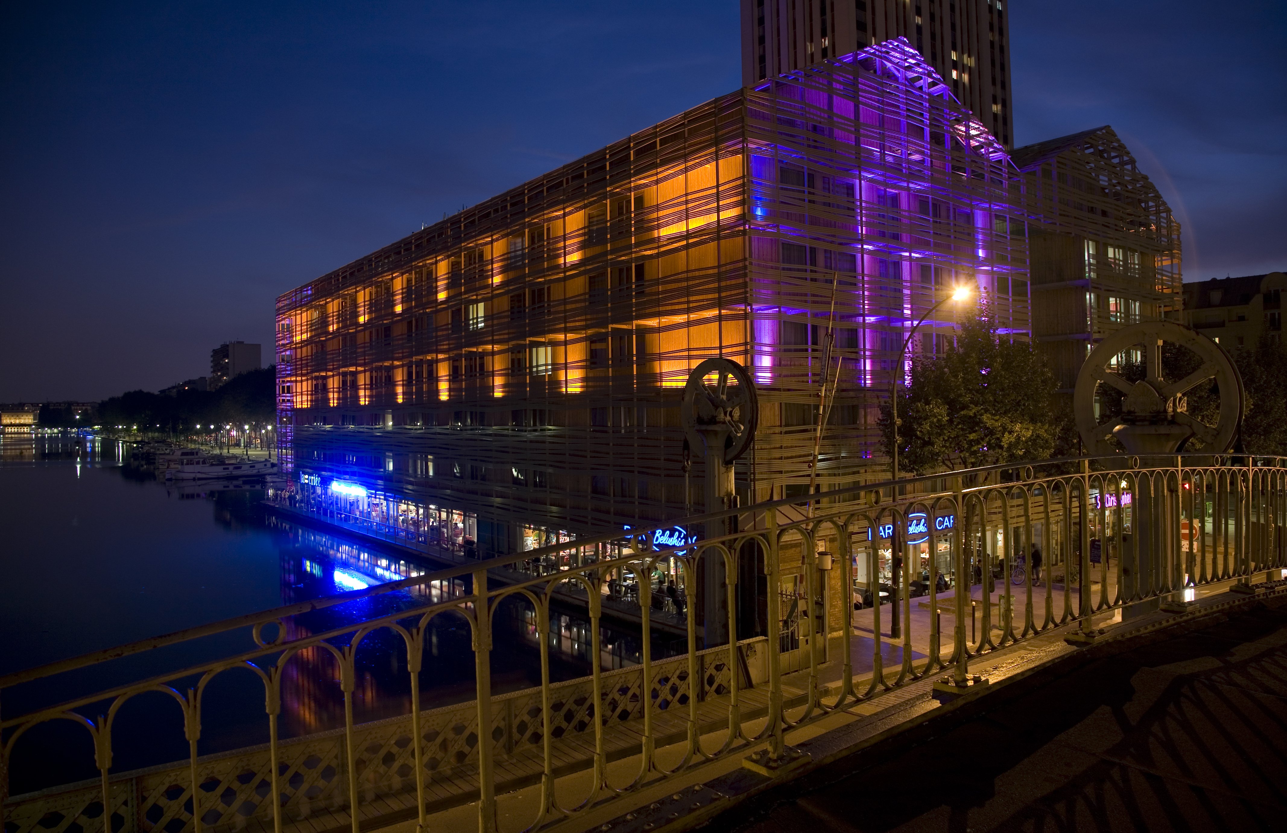holiday inn express paris canal de la villette by ihg