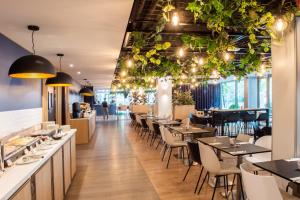 holiday inn express paris canal de la villette by ihg