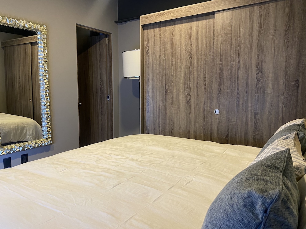 hotel puerta roja reforma