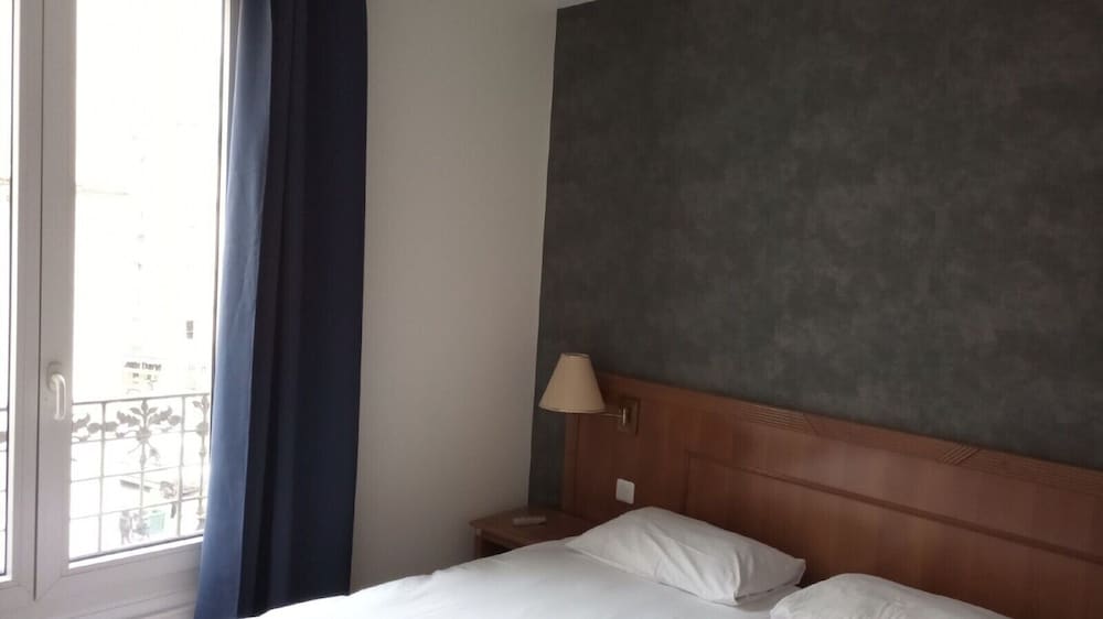 hotel de la perdrix rouge