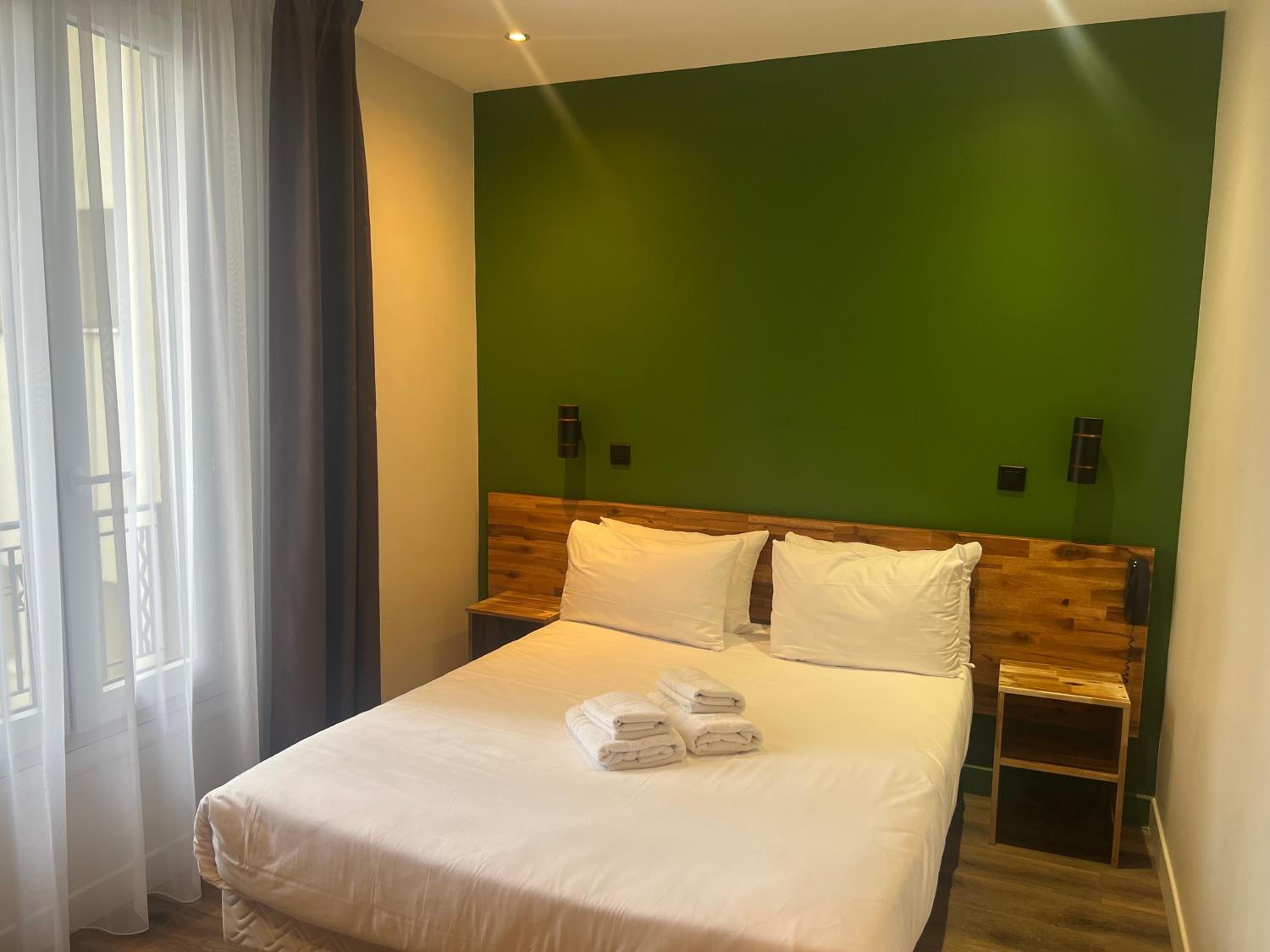 Hotel De La Perdrix Rouge,Île-De-France>>Paris,2 star