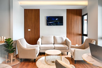 You Hotel,,2 star