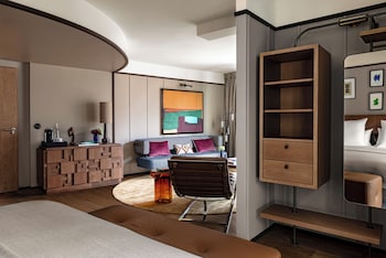 Norman Hotel ,Paris>>Arc De Triomphe,5 star