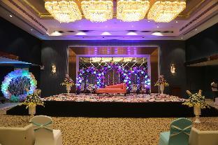 the maple hotel bhopal