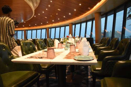 the maple hotel bhopal