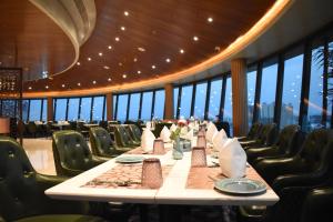 the maple hotel bhopal