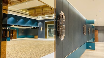 the maple hotel bhopal