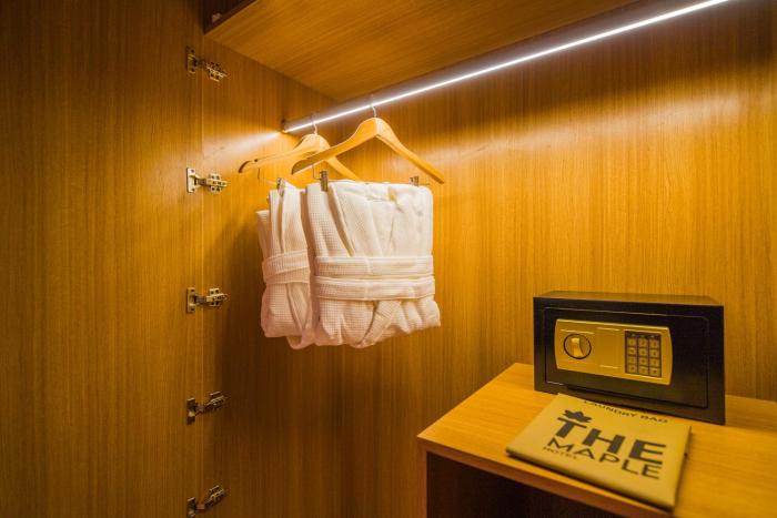 the maple hotel bhopal