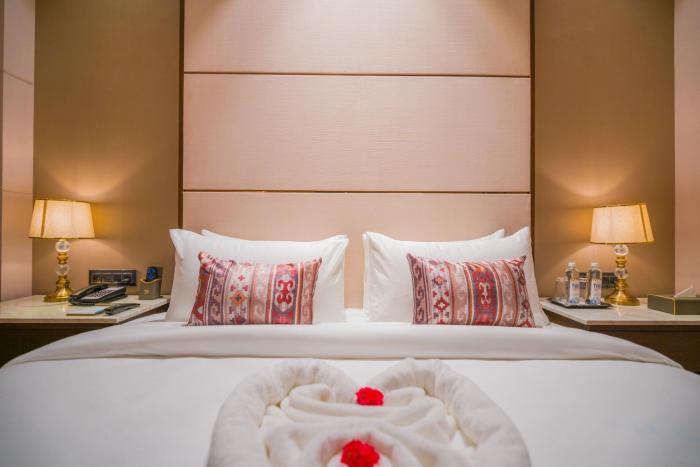 the maple hotel bhopal