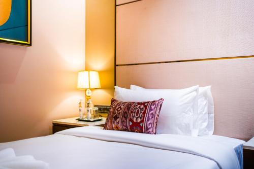 the maple hotel bhopal