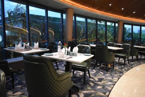 the maple hotel bhopal