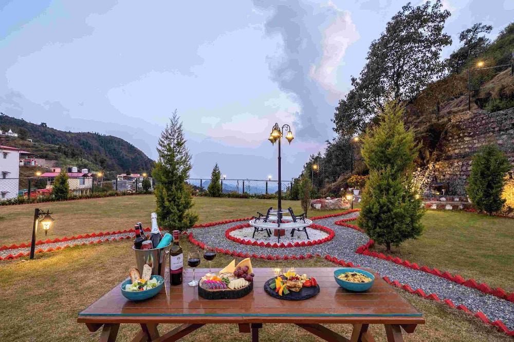 ama stays and trails barefoot bungalow dhanaulti