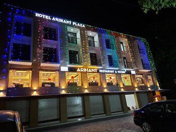 hotel arihant plaza