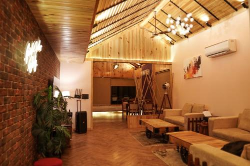 ama stays and trails whispering pines bhimtal