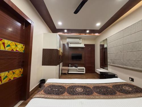 hotel divyanshi inn
