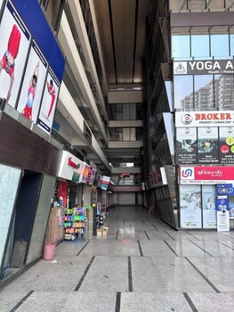 Hotel Gokul Solitaire - Surat,,2 star