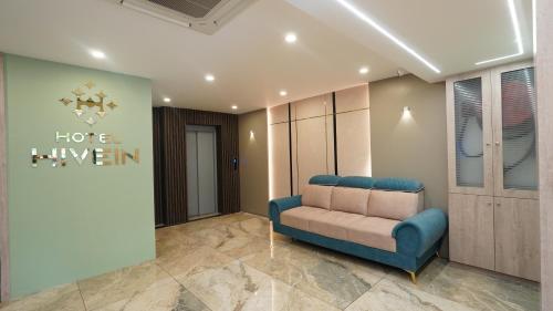 Hotel Hive Inn,,3 star