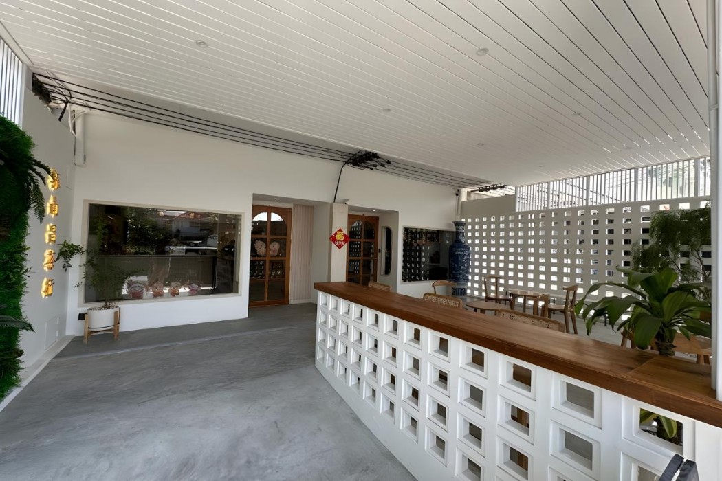 zhennan teabar hotel