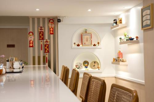 zhennan teabar hotel