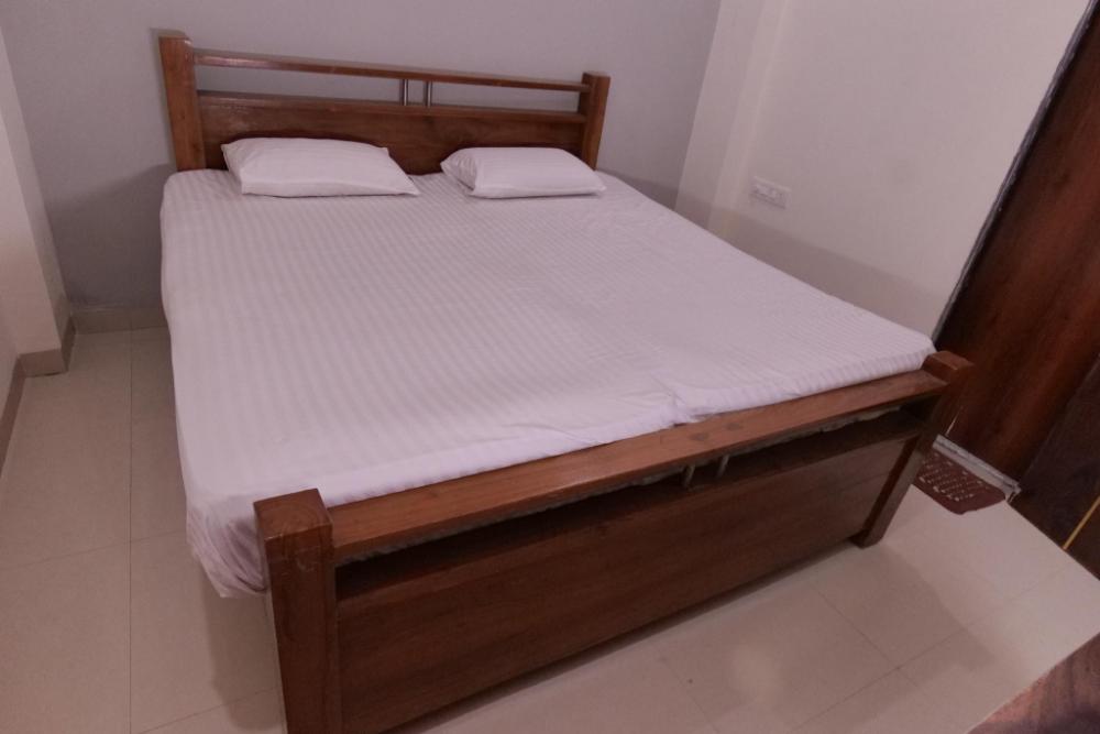 hotel rewa regency