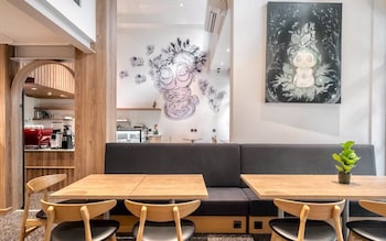 Zen Master Hotel,,2 star