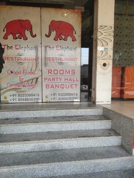 The Elephant Hotel,,3 star