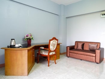 roomquest sps hotel and residence