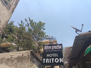 Hotel Triton,,3 star