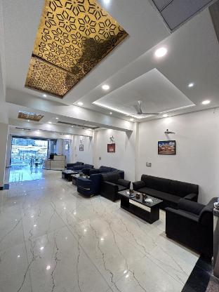 hotel giriraj palace