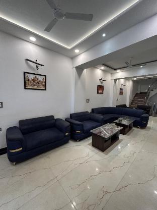 hotel giriraj palace