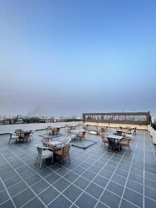 hotel giriraj palace