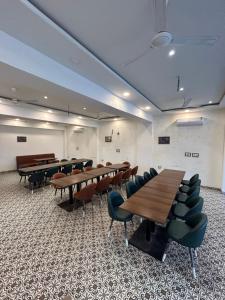 hotel giriraj palace