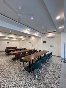 hotel giriraj palace