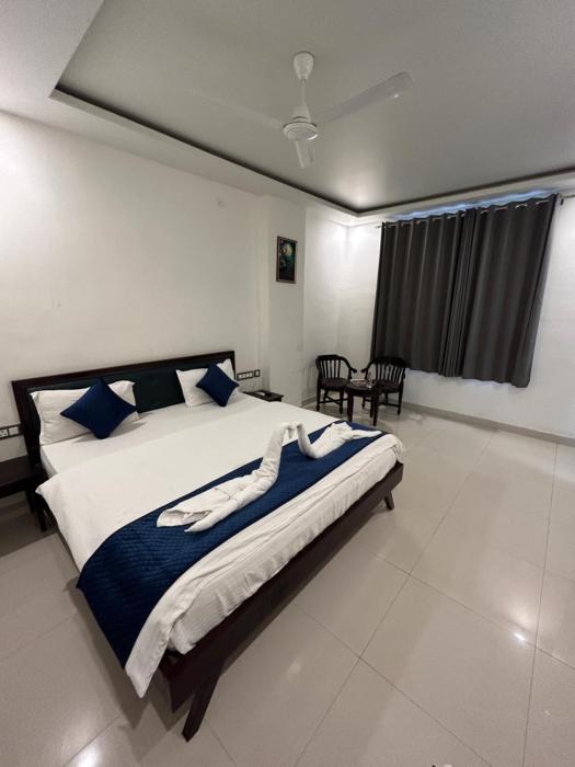 hotel giriraj palace