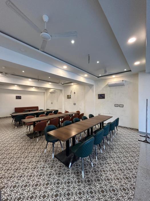 hotel giriraj palace